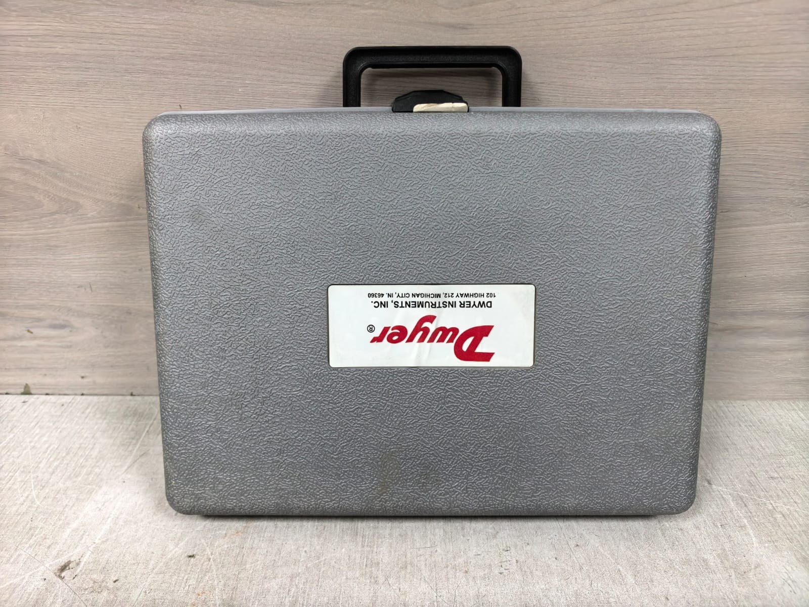 Dwyer SERIES 471 DWYER SERIES 471 THERMO-ANEMOMETER 15
