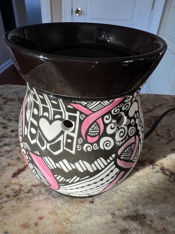 Scentsy Breast Cancer Awareness -Ribbons of Hope (Retired) Wax Warmer Works