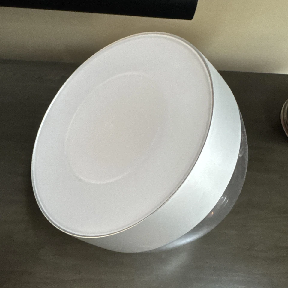 Philips - Lámpara de Mesa Hue Iris Edición Limitada Hogar Inteligente Wifi Color - Plateada Foto 2 de 3