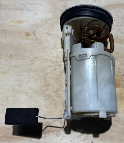 Skoda VW Golf 4 Seat Leon Audi Kraftstoffpumpe Benzinpumpe 1J0919051H