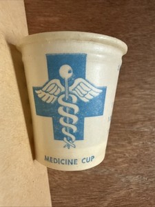 Vintage Dixie Medicine 1 oz wax Medicine Cups New Sleeve of 100
