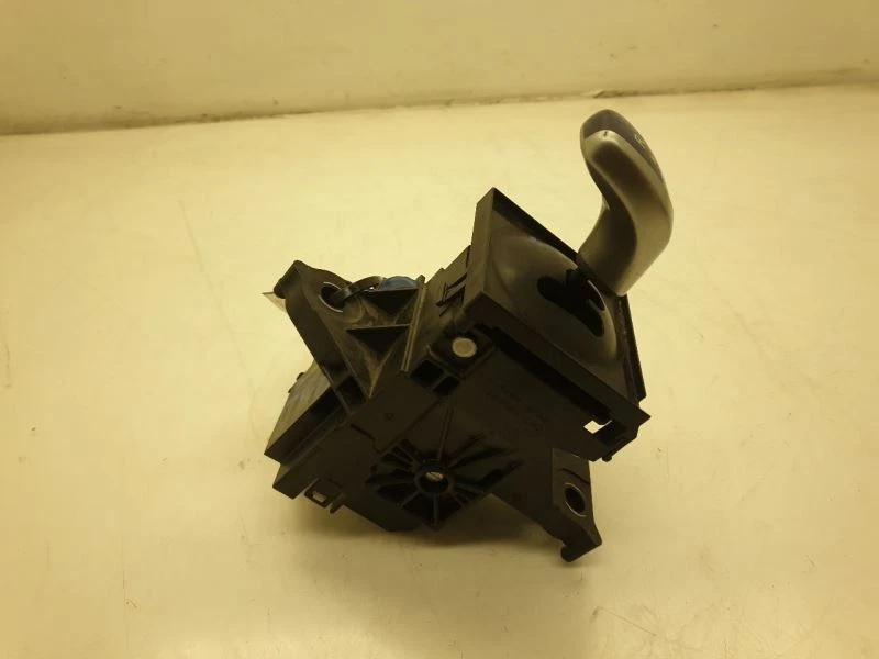 Toyota Prius II 2015 tracción delantera transmisión automática palanca de cambios conjunto  Foto 3 de 4