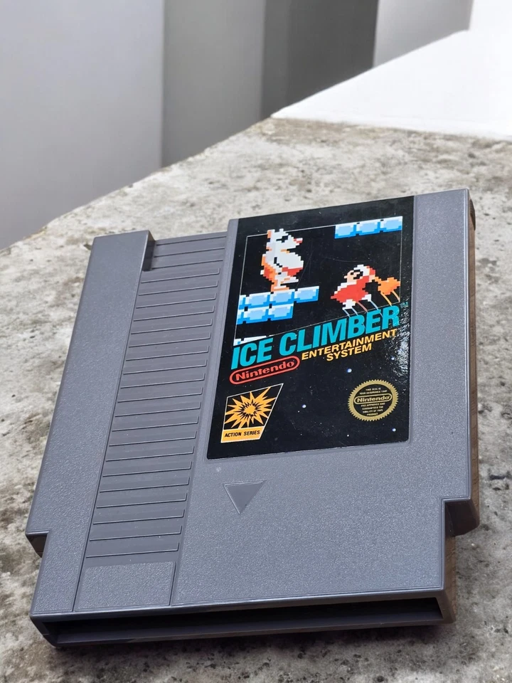 Ice Climber (Nintendo NES) 5 Screw w/ Nintendo Case - Image 2 of 4