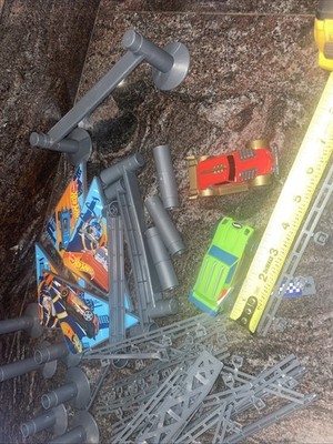 Hot Wheels Zero Gravity Slot Car Set Track Guard Rails Lot Parts Cars 2016 ??