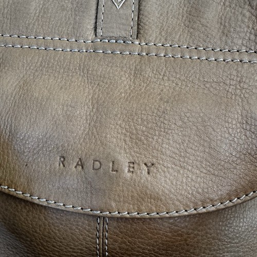 Radley Pliable Medium Brown Leather Crossbody Messenger Shoulder bag w/Charm - Picture 5 of 10