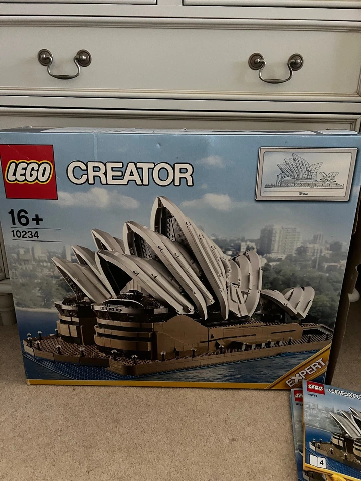 LEGO Creator 10234 Sydney Opera House, photo 3 of 5