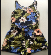 ladies playsuit with belt, size 8. lovely condition. Vero Moda