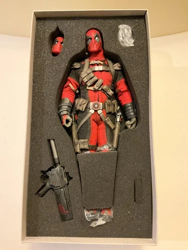 Deadpool Sixth Scale Figure by Sideshow Collectibles Marvel Hot Toys In USA NEW