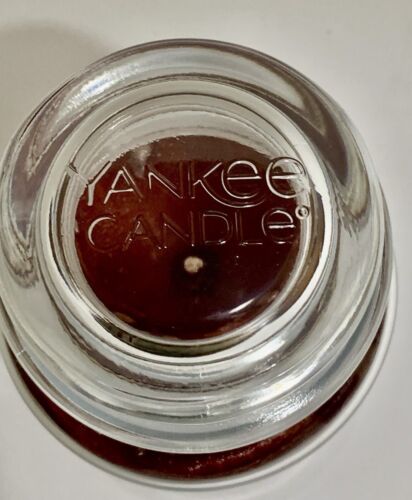 Yankee Candle Autumn Wreath - 22 oz Original Large Jar Scented Candle 1069434 - Picture 3 of 10