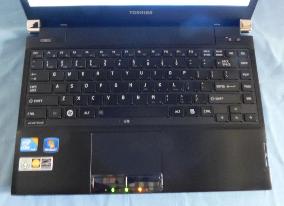 Toshiba Portege R705-P25 Windows 7 laptop ~ factory reset + upgradable to Win 10 - Image 3 of 4