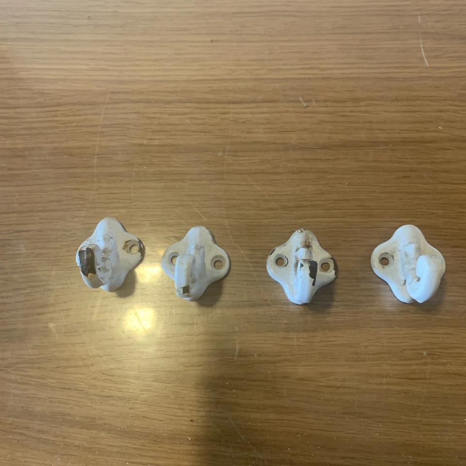 Lot De Quatre Patères Anciennes Accroche Torchon Vintage RefAO - Photo 2/4