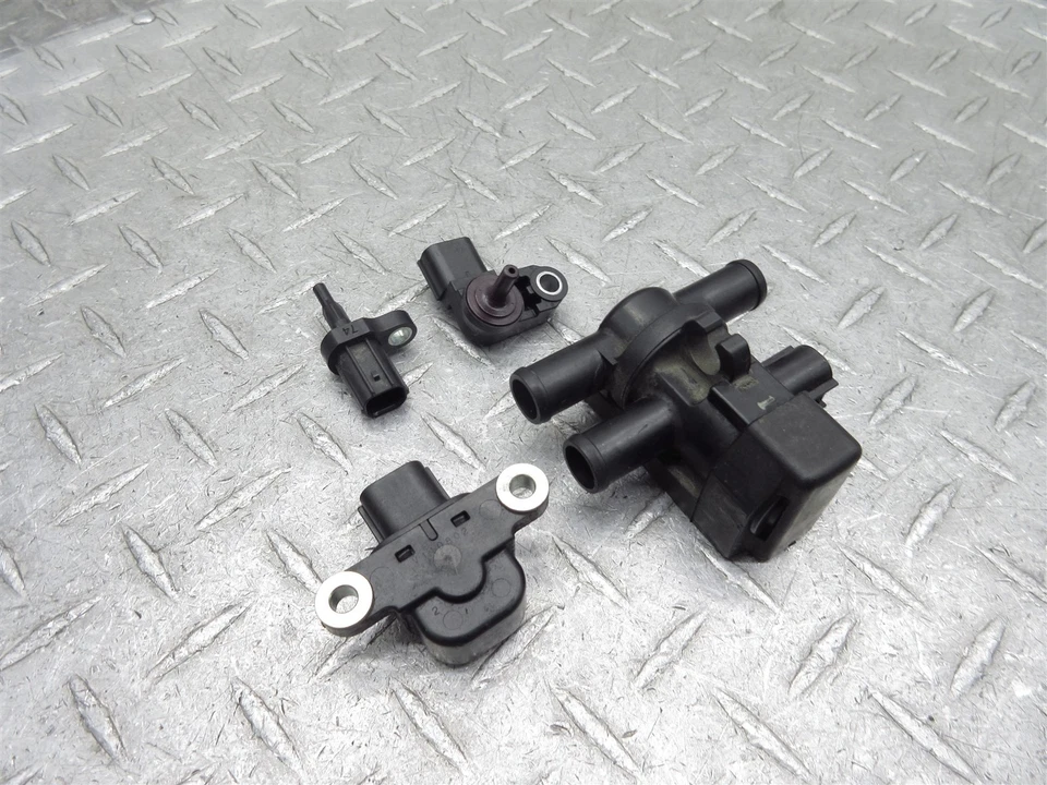 2012 11-13 Kawasaki Vulcan 1700 Vaquero VN1700 OEM Air Valves MAP MAF Tip Sensor - Image 4 of 4