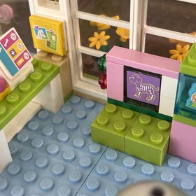LEGO FRIENDS: 100% Heartlake Vet (3188) PLUS BONUS set 41371 Mia's Horse Trailer