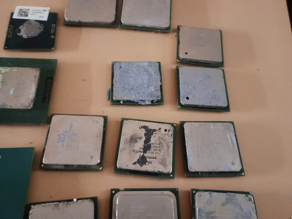 12 procesadores CPU AMD Intel Pentium recuperación dorada Foto 3 de 4