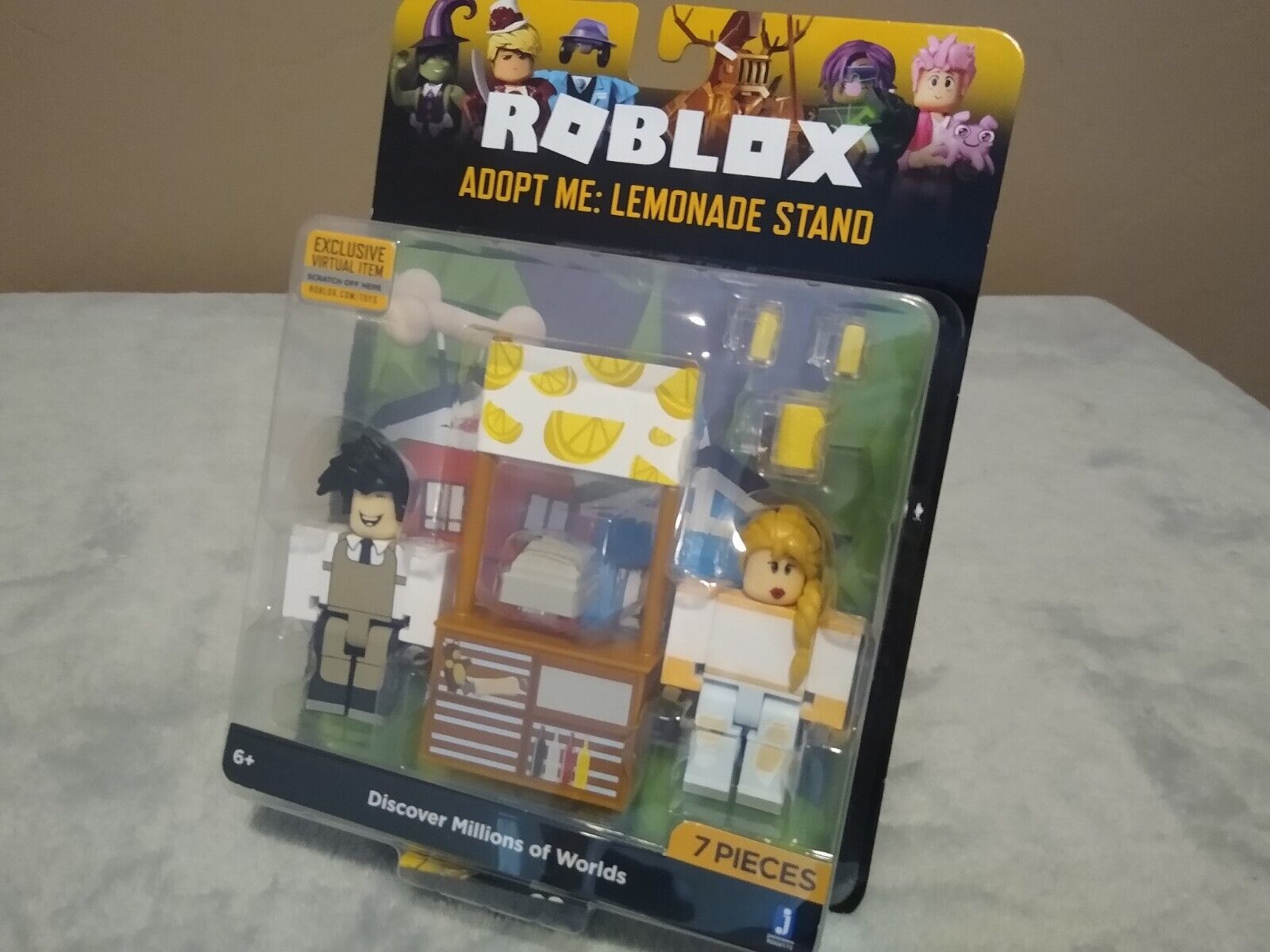 SEALED ROBLOX Celebrity Collection ADOPT ME: LEMONADE STAND w Virtual Item  Code