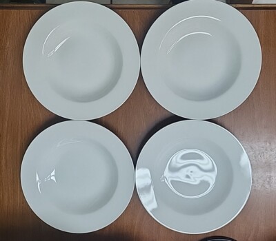 Williams-Sonoma Open Kitchen pasta/ soup Rimmed plate White  EXCELLENT