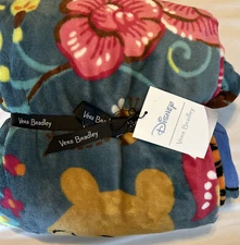 Vera Bradley Winnie The Pooh Piglet Disney 100 Plush Throw Blanket New