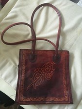 BORSA IN CUOIO INCISA A MANO REALIZZATA A MANO ARTIGIANALE ETNICO