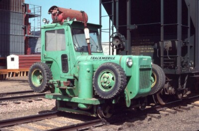 WHITING TRACKMOBILE BROOKINGS SD ORIGINAL SLIDE 05-19-92 8F T22-15