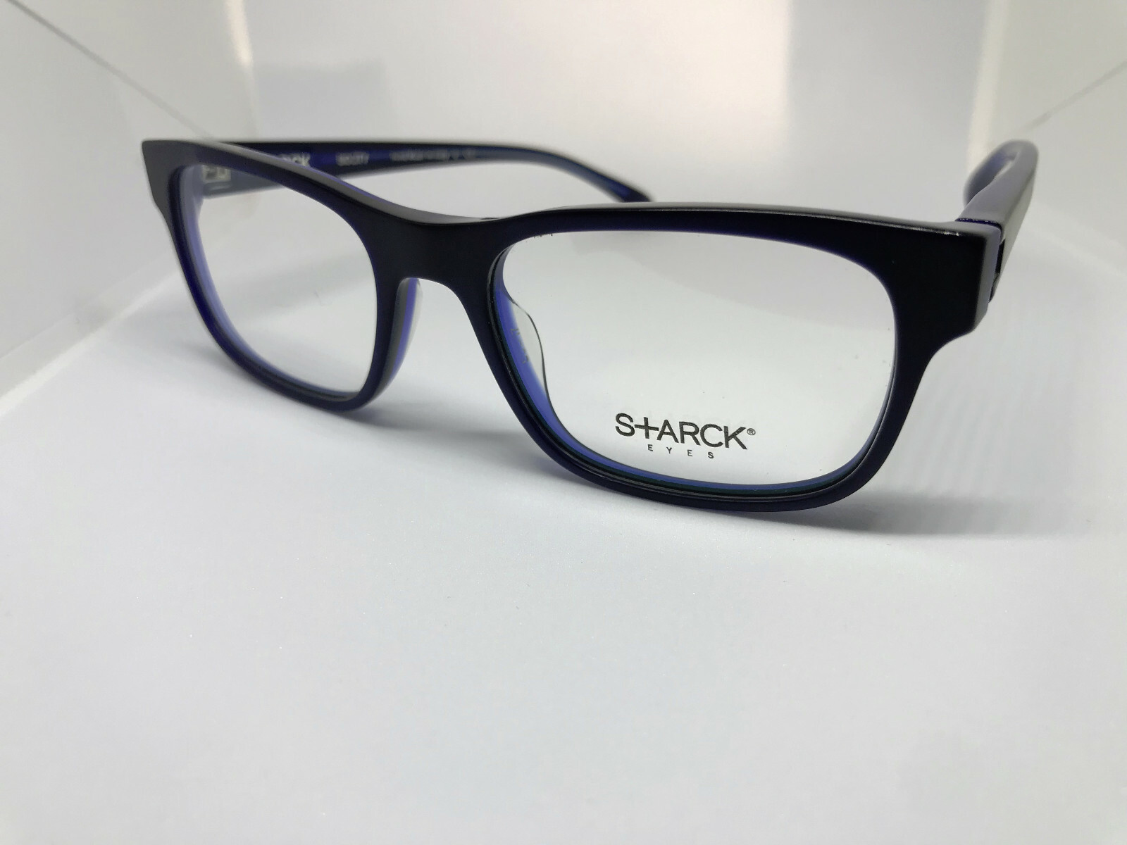 new model eyeglass