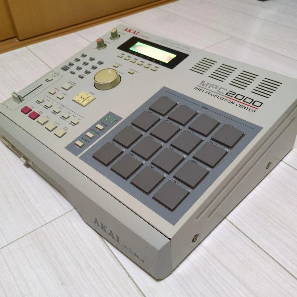 AKAI Professional MPC2000 MIDI Production Center Sampler Sequencer Gebraucht - Bild 4 von 4