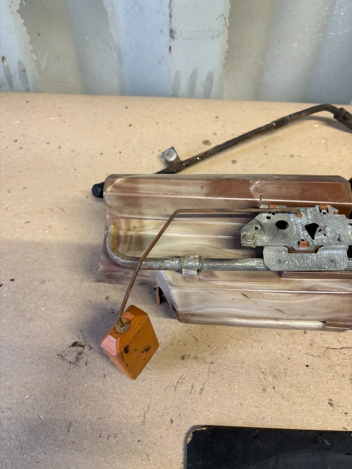 Camión Dodge 1988 1989 1990 88 D100 D150 W150 D350 4203881 unidad de envío de bomba de combustible Foto 2 de 4