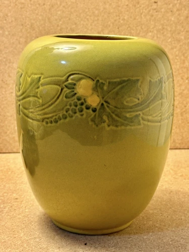 Roseville Pottery '' Victorian Art '' Pottery Chartreuse Jar, In 1924
