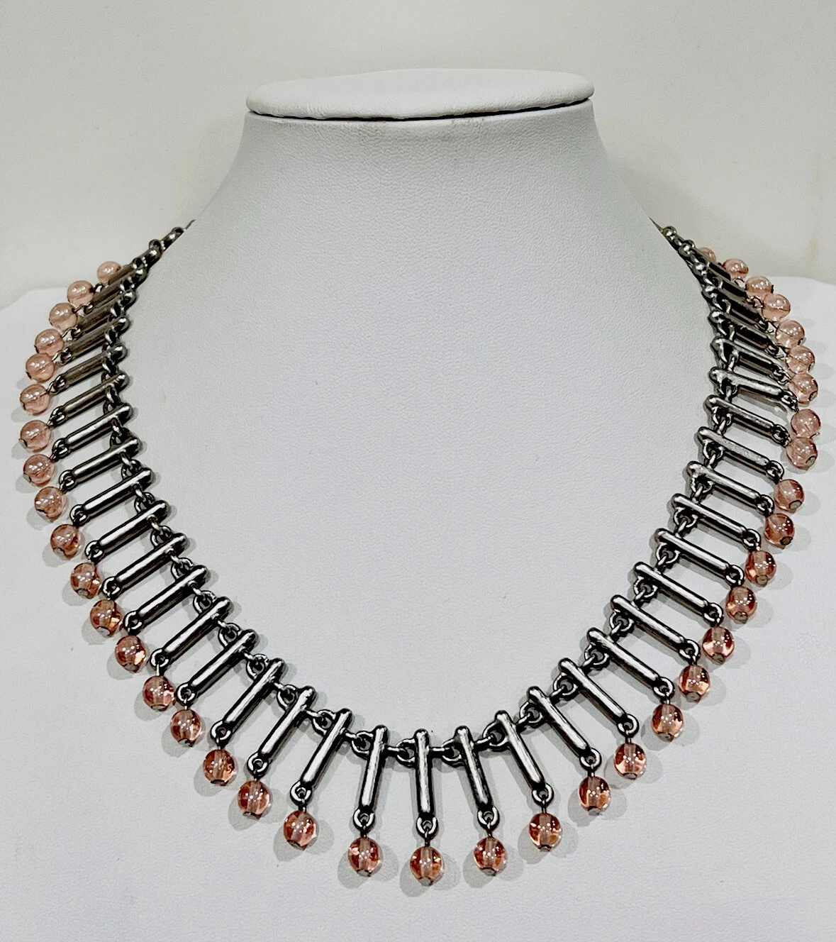 Collana pendente perle rosa tono argento opaco vintage firmata Givenchy 16”+3” Ext