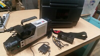 RCA CMR300 Pro Wonder Auto Focus HQ VHS Camcorder w/ Case &Accessories  (E164W2)