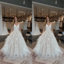 Wedding Dresses Spaghetti Straps V-neck Vintage Lace Appliques Bridal Gowns