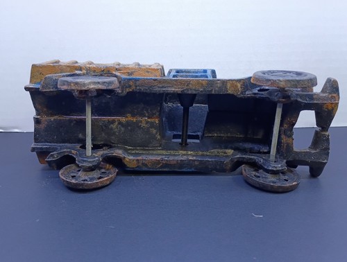 Vintage Cast Iron Toy Farm Truck Blue Construction Country  - Picture 6 of 9
