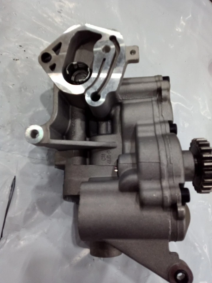 Used Engine Oil Pump Assembly 06J115105AB For Audi A3 TT Quattro VW Beetle Jetta - Image 4 of 4