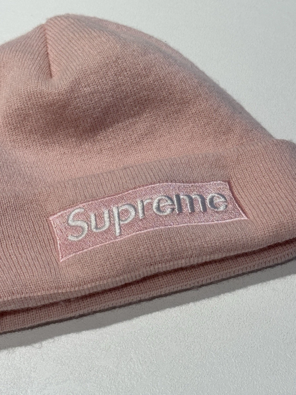 Bonnet Supreme x New Era rose clair bébé rose unisexe 