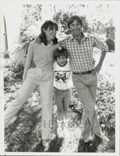 1981 Press Photo "The Kid From Nowhere" Movie Cast Members - srp12576