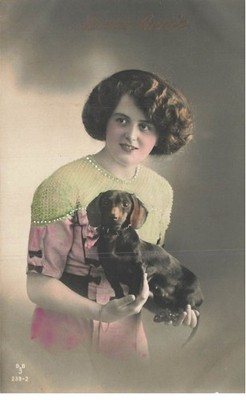MIKIL-0598 Postkarte Teckel Hund Und Frau Gute Jahre
