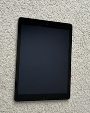 Apple iPad 5th Gen A1822 MP2J2LL/A Space Gray 32GB Wi-Fi