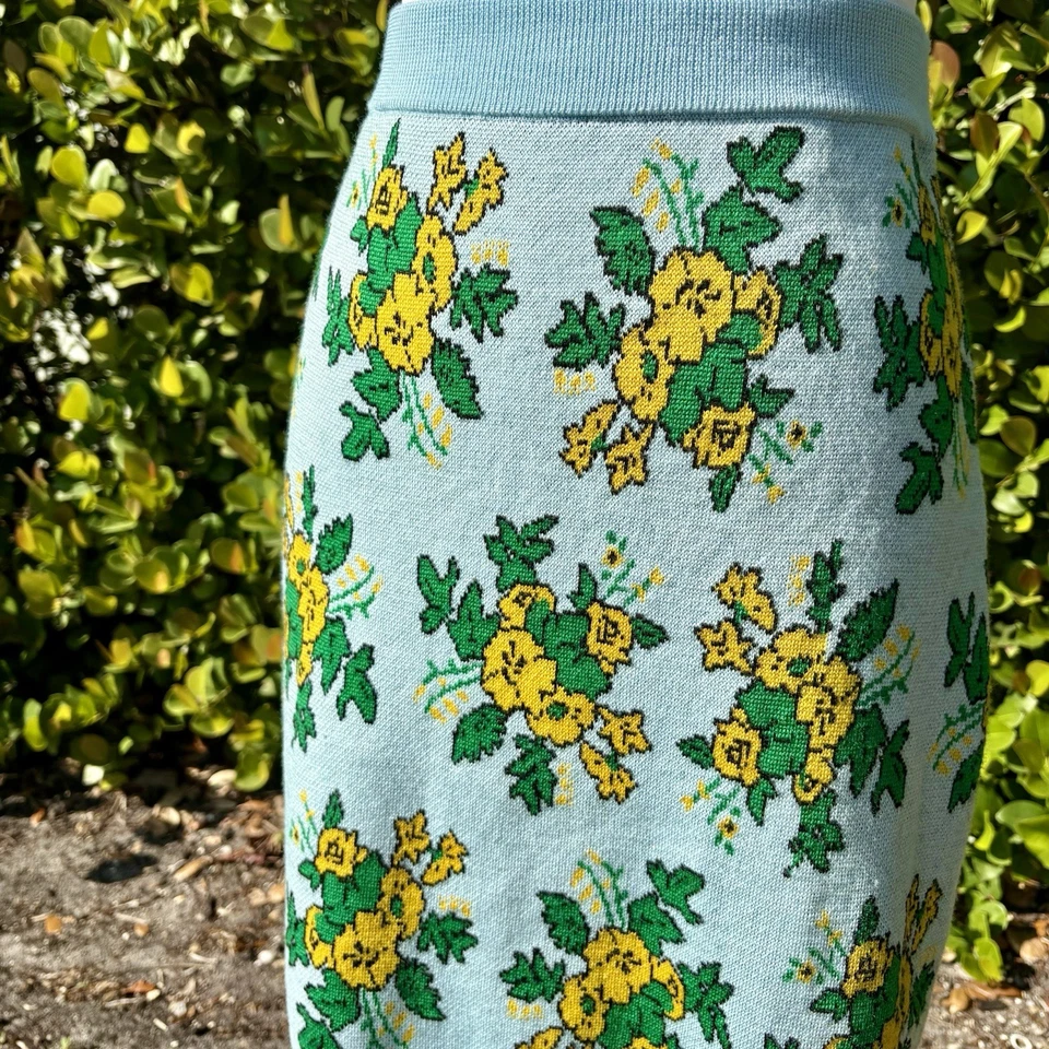 Minifalda de lana azul cielo Kenzo Paris talla M tejida flores amarillas FC62JU311CCP Foto 3 de 4