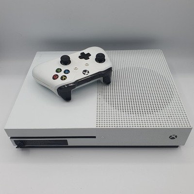 Microsoft Xbox One S Weiß 1TB Speicher mit Controller - Guter Zustand