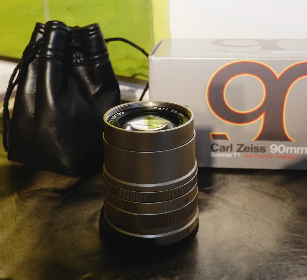 Contax G Carl Zeiss Sonnar T* 90mm F2.8 G1 G2 with box & bag