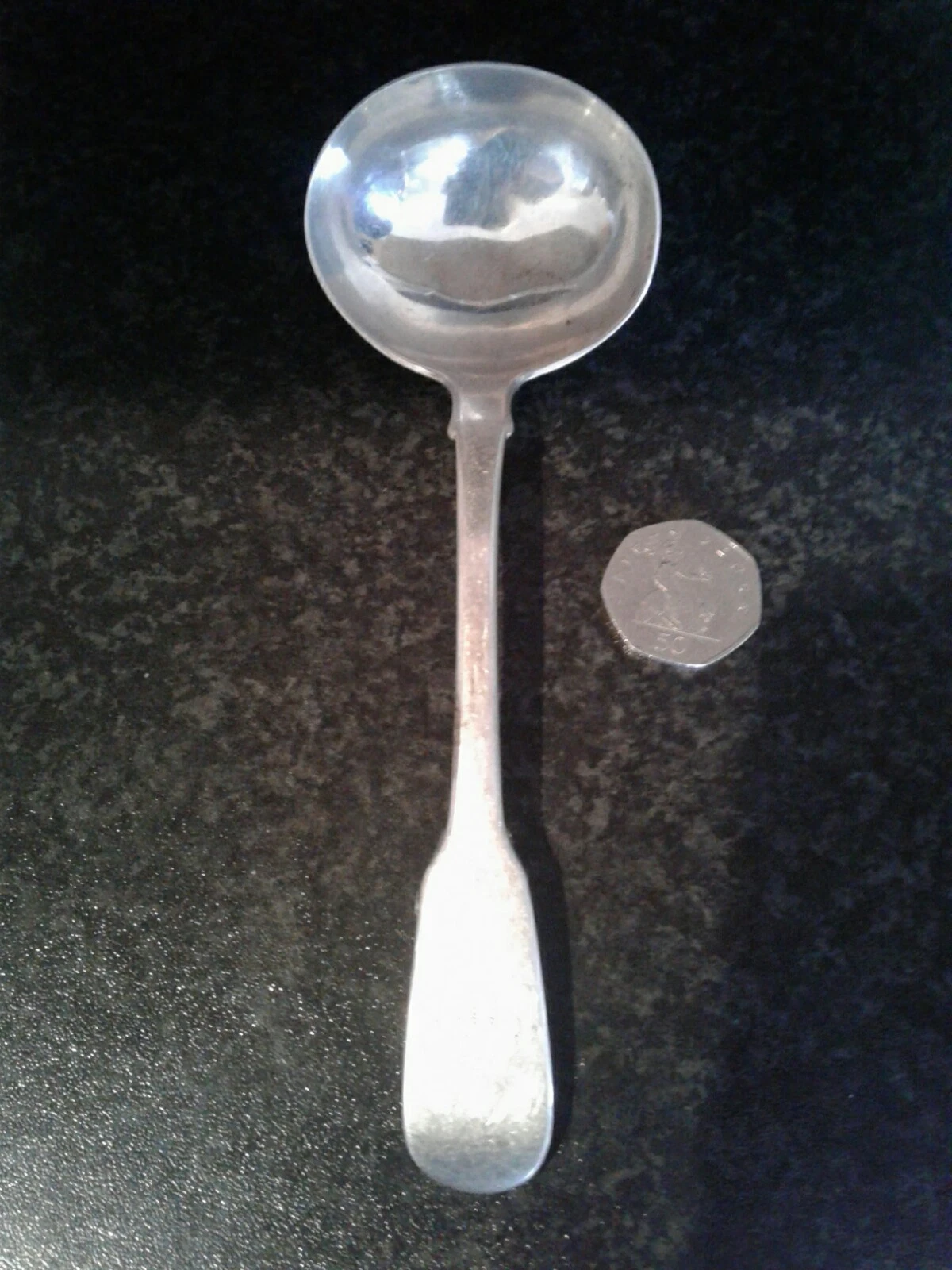 GOOD ANTIQUE SILVER,FIDDLE PATTERN SAUCE LADLE LONDON 1824.