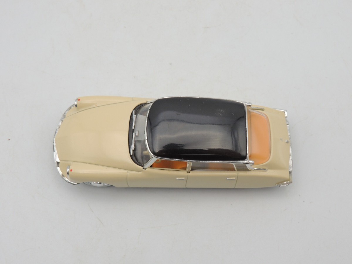 Citroën DS 19 De 1956 - Miniature De Collection 1/43 Universal Hobbies - Occasion