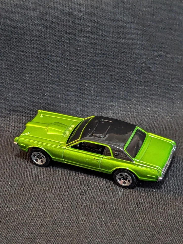 Hot Wheels '68 Cougar First Editions Die Cast 1:64 Green 2000 - Image 2 of 4