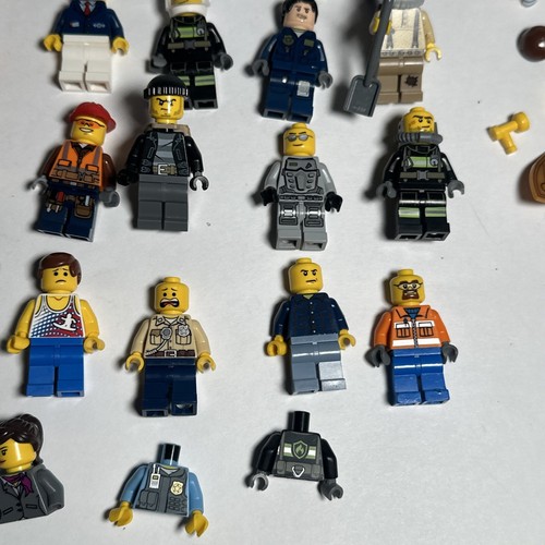 40+ Lego Minifigures Parts And Accessories lot - Picture 7 of 8