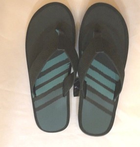 athletic works men's flip flops