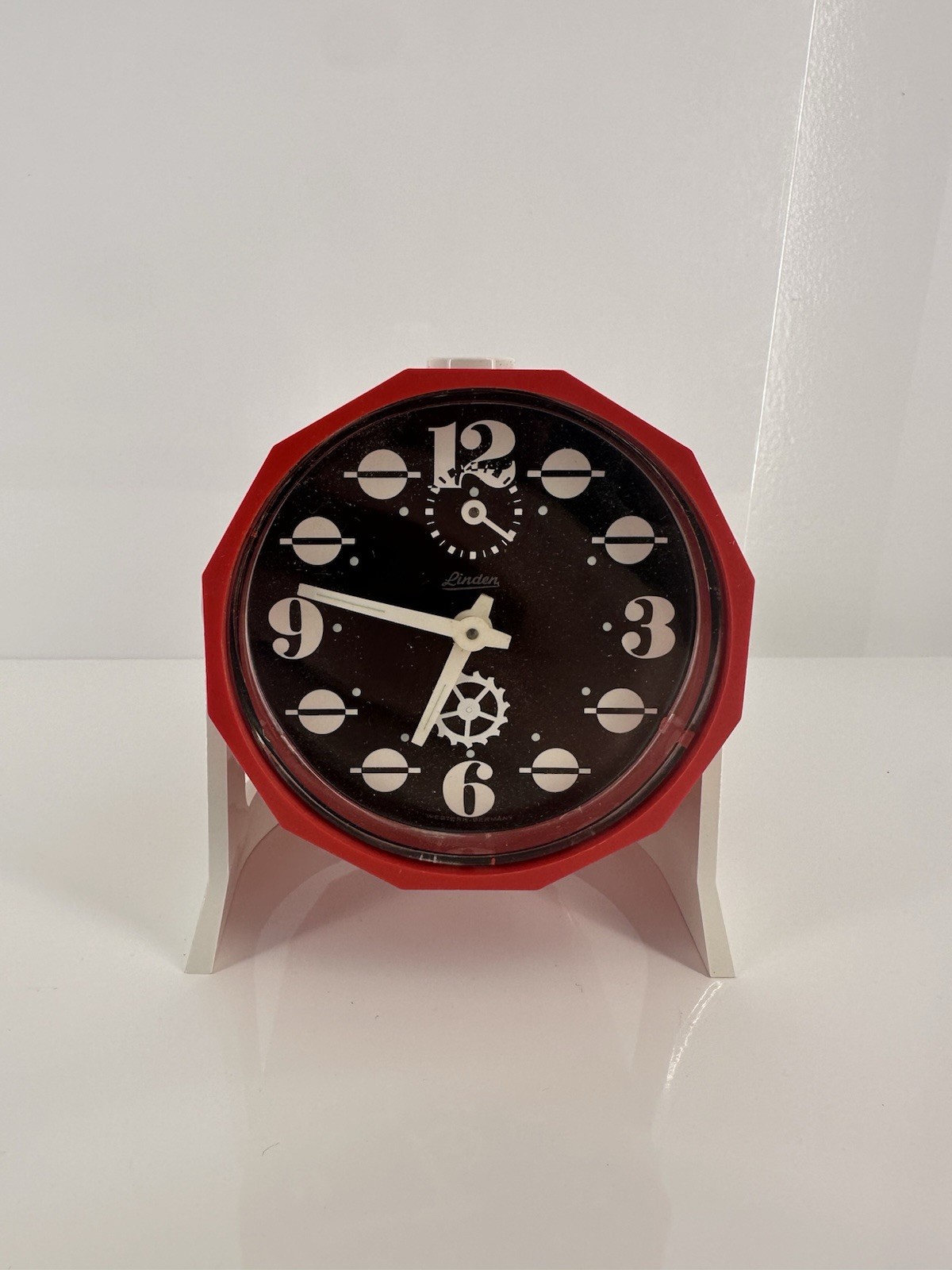 Linden Retro Alarm Clock Red Germany