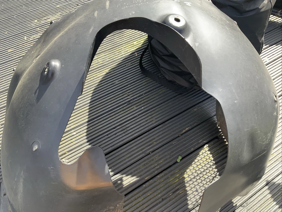 REVESTIMIENTO ARCO RUEDA DELANTERO IZQUIERDO PORSCHE CAYENNE 4.5 V8 7L5809961H 2006 Foto 4 de 4