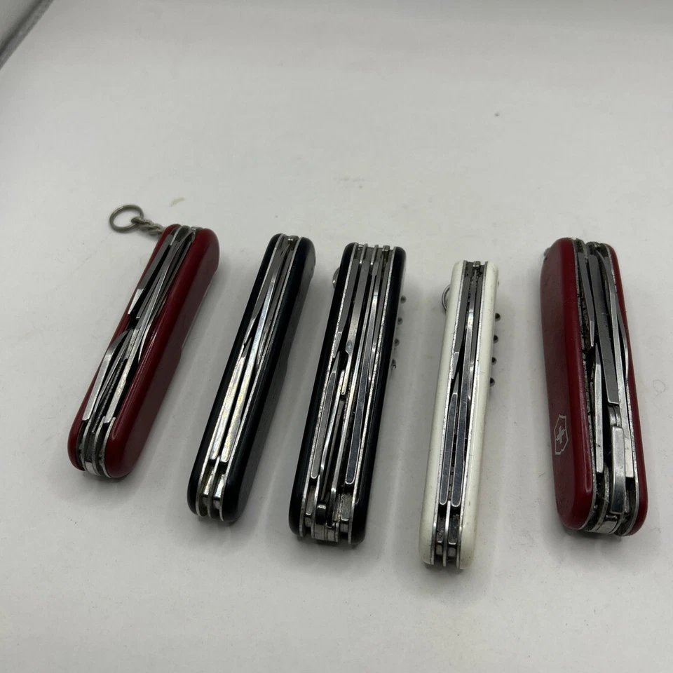 A Lot Of 5 Swiss Army Pocket Knives Red Black And White - Image 2 of 4