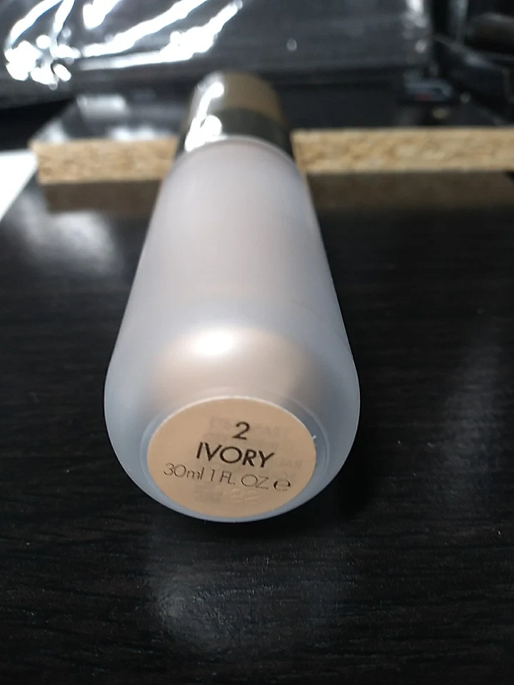 EVE LOM RADIANCE LIFT FOUNDATION SPF 15 SUNSCREEN, #2 IVORY, 1 FL OZ NO BOX - Image 3 of 4