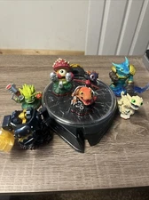 Skylanders 87131790 Mobile Wireless Portal -No controller- Lot Figures Trap Team