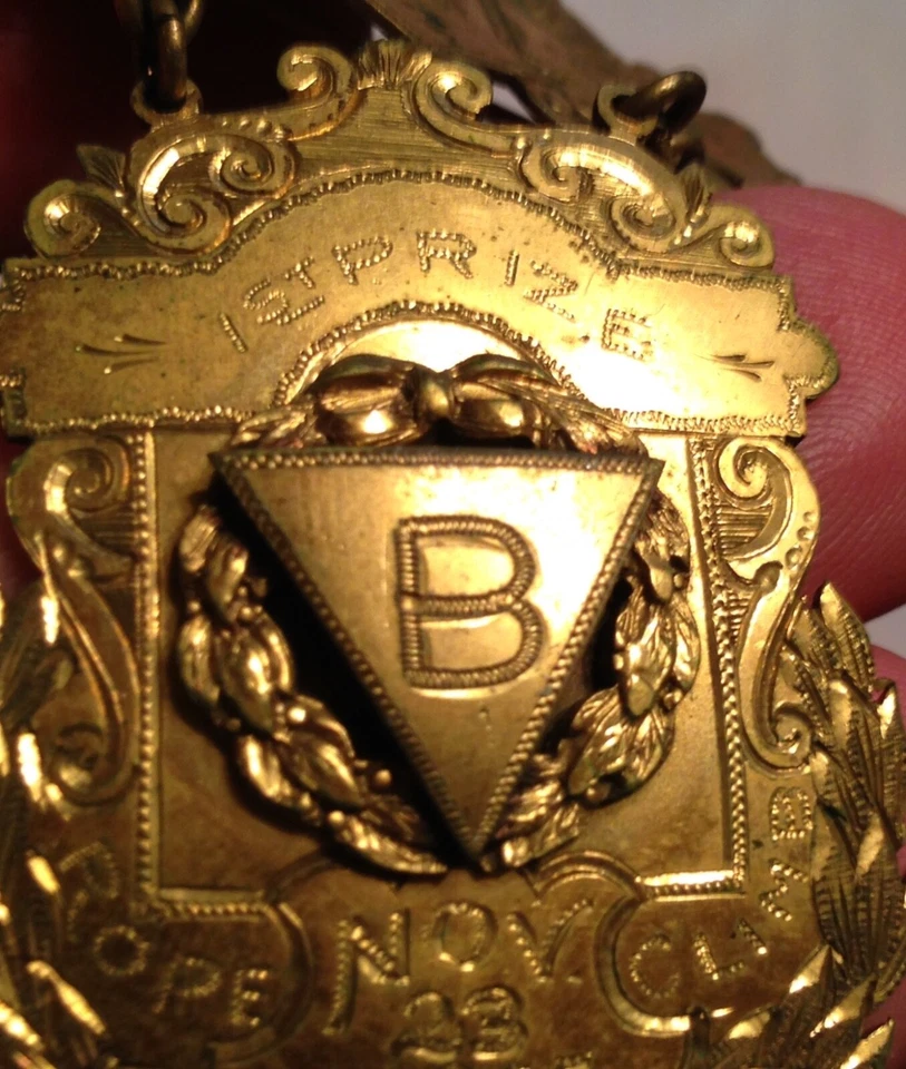 Medalla YMCA chapada en oro 1er lugar: escalada en cuerda FECHADA 23 de noviembre de 1905 Foto 4 de 4